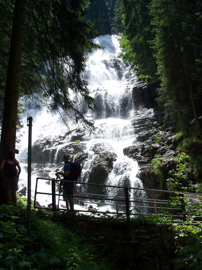 Kiental; Trekking and painting in the Bernese Oberland